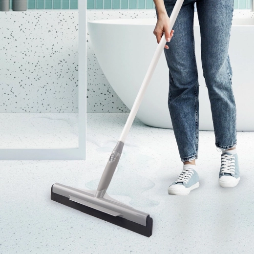 Compatible avec les manches universels et télescopiques