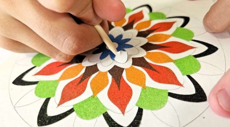 Mandala autocollante pour une création précise et facile