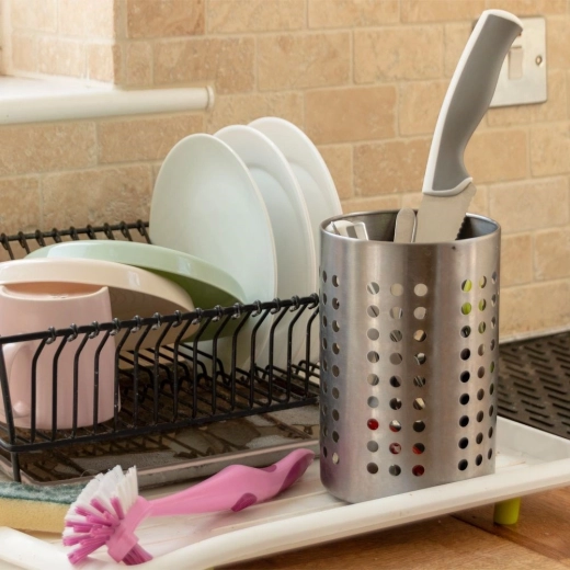 Ordre sur le plan de travail et dans l’égouttoir