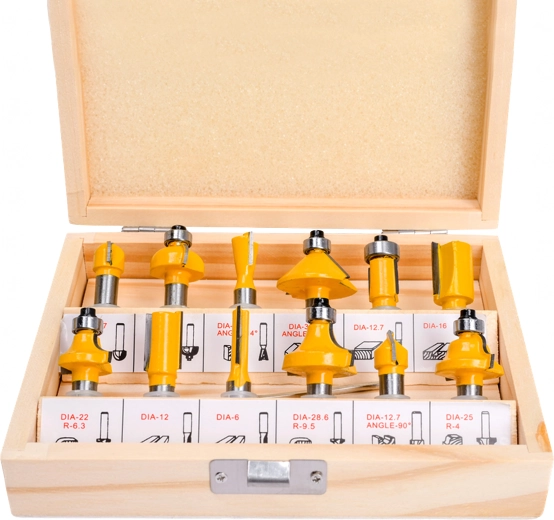 Coffret en bois bien organisé