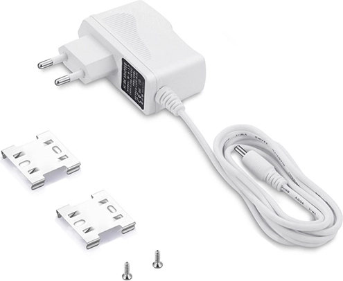 Adaptateur d’alimentation et accessoires de montage inclus