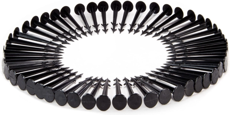 Fixation fiable grâce aux 50 piquets inclus