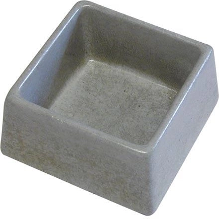 Mangeoire carrée en béton pour rongeurs 155 × 155 × 75 mm