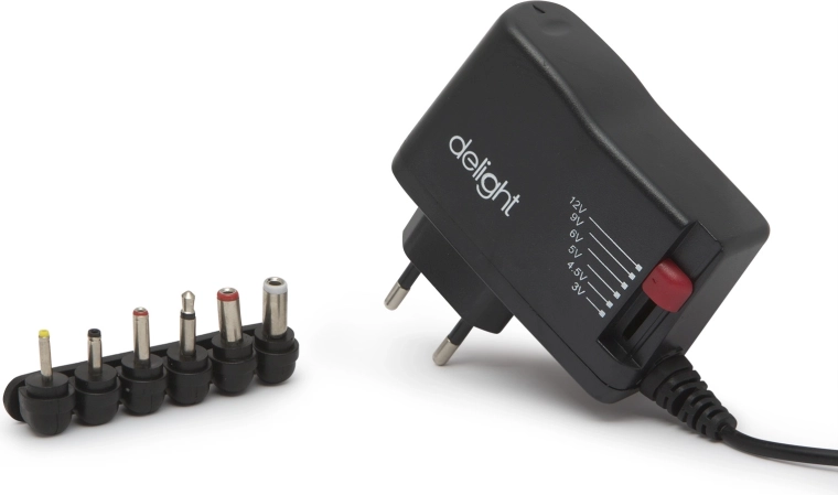 Adaptateur secteur universel avec connecteurs interchangeables