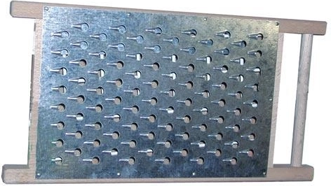 Râpe à betteraves avec poignée en bois 22 × 44 cm