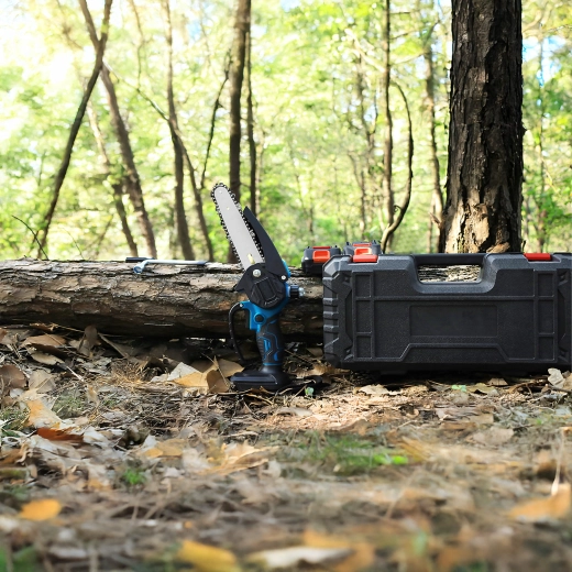 Mini tronçonneuse sans fil pour le bois et les branches