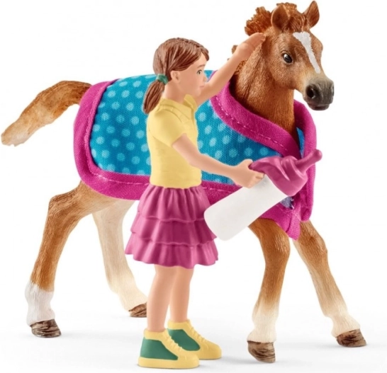 Poulain avec fillette et accessoires