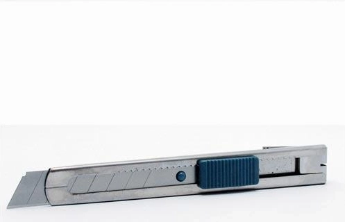 Couteau à lame sécable 18 mm en acier inoxydable