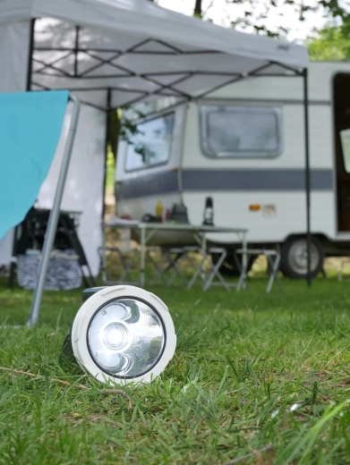 Lampe torche LED rechargeable avec USB‑C et éclairage latéral COB 400 lm