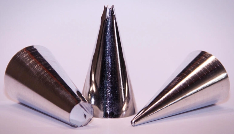 Set de 3 douilles décoratives, tôle étamée, assortiment de formes