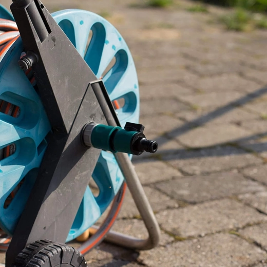 Raccord rapide pour tuyau d’arrosage avec vanne d’arrêt