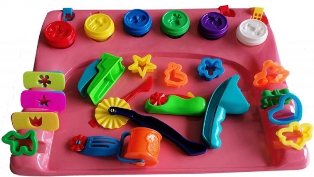 Modelo grande ensemble de cuisine avec tapis de modelage