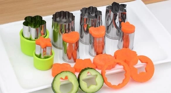 Emporte-pièces pour fruits et biscuits - lot de 8 pièces