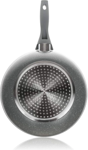 Adaptée à tous les types de tables de cuisson, y compris l’induction