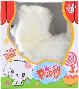 Petit chien blanc qui marche