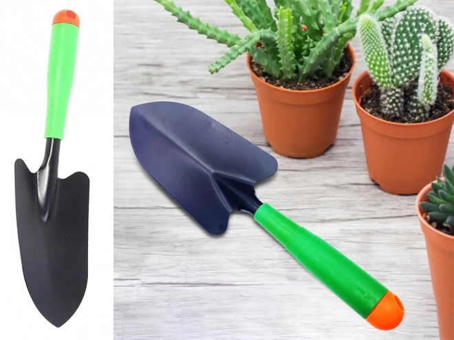 Pelle de transplantation de jardin