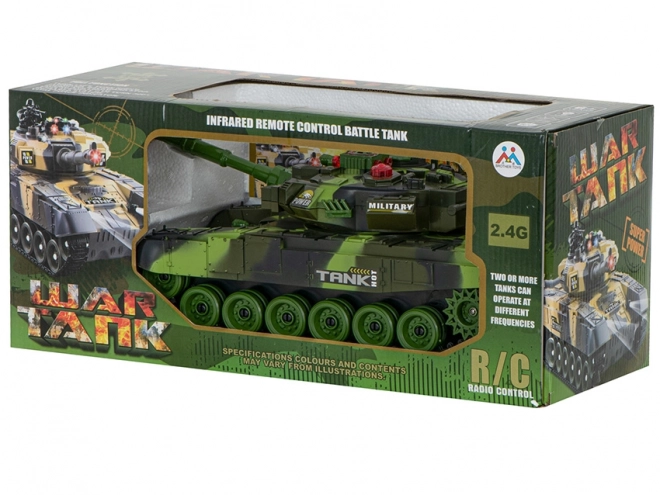 Tank militaire télécommandé avec camouflage forestier