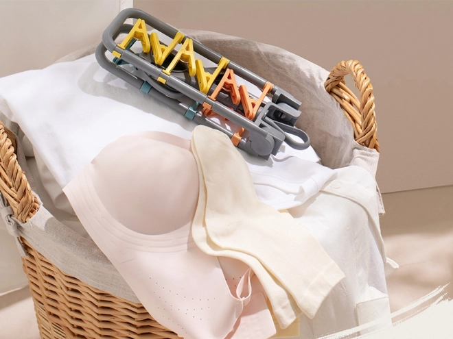 Sèche-linge avec 12 pincettes