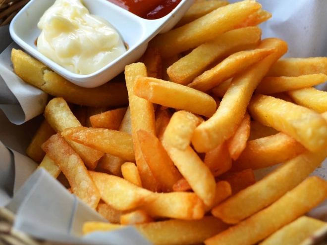 Coupe-frites et légumes