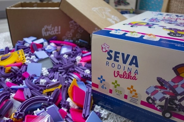 Kit de Construction SEVA FAMILLE Grande plastique 915pcs en boîte 27x38x18cm