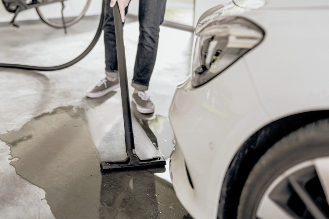 Aspiration et soufflage efficaces sur surfaces humides et sèches