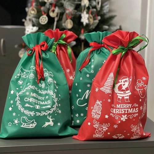 Ensembles de quatre sacs cadeaux de Noël