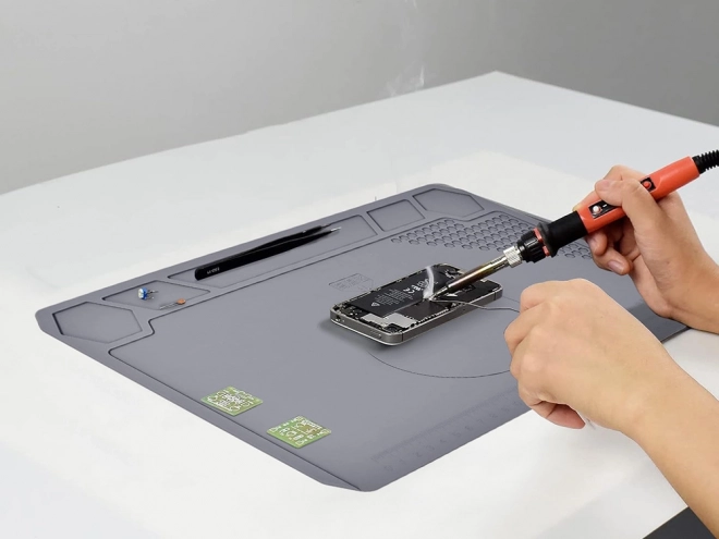 Grande base de service en silicone pour électronique