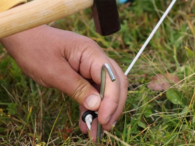 Piquets d’ancrage en acier pour tente
