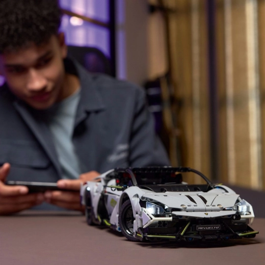 Pilote la REVUELTO avec l’application CONTROL+