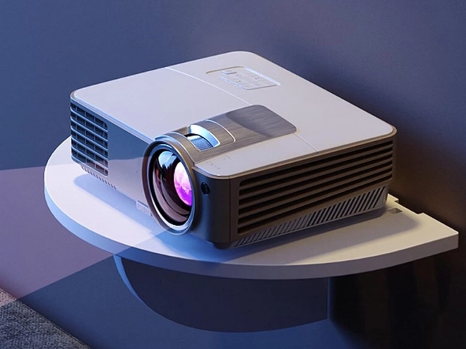 Étagère murale avec espace pour vase et recharge de téléphone