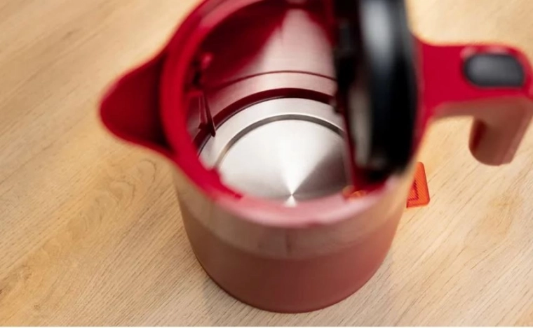 Ouverture du couvercle d’une simple pression