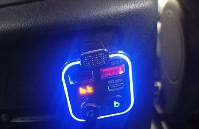 Émetteur/chargeur FM Bluetooth Xtrobb 22355