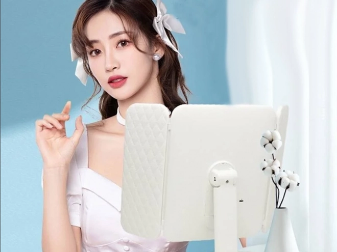 Miroir cosmétique pliable à LED avec éclairage et grossissement