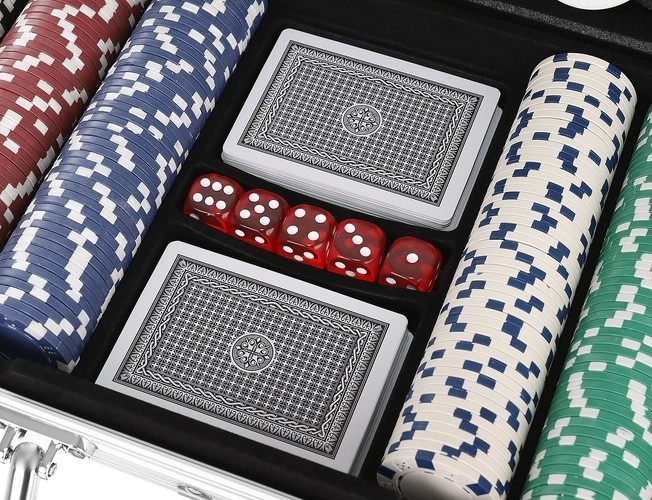 Poker - ensemble de 300 jetons dans une mallette HQ