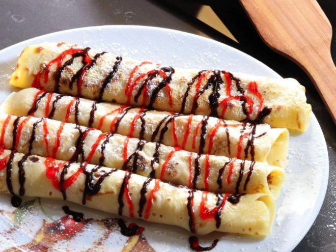 Spatule et rouleau à crêpes