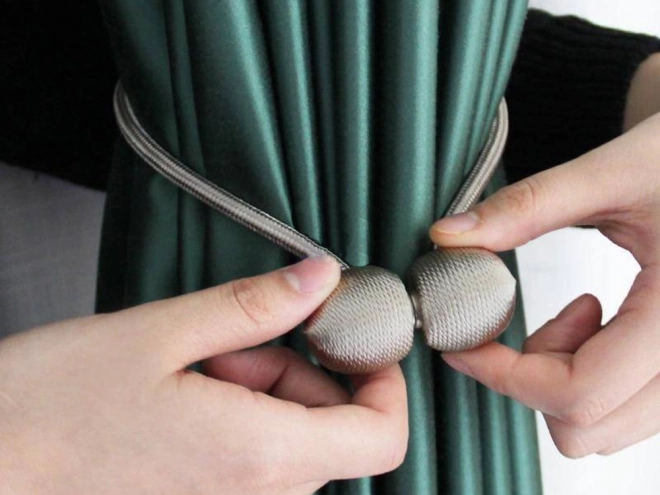 Clips magnétiques décoratifs pour rideaux