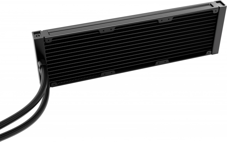Radiateur 360 mm optimisé et tuyaux gainés