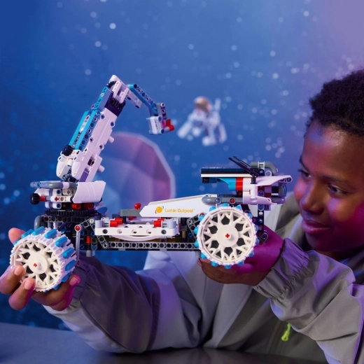 Direction réaliste et suspension rocker-bogie