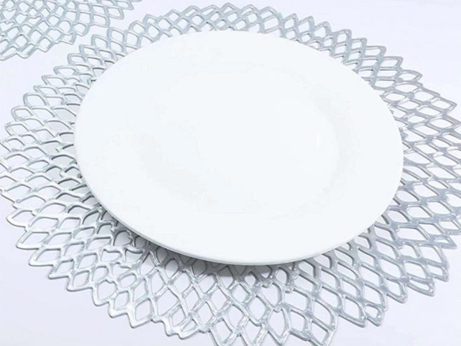 Nappe ronde en plastique ajourée
