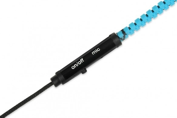 Microphone et commandes sur le câble