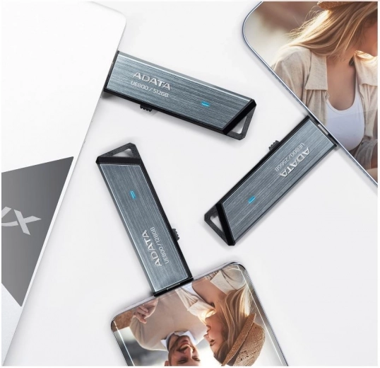 USB‑C réversible pour une large compatibilité