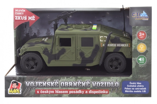 Véhicule blindé militaire avec voix tchèque