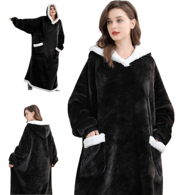 Grande couverture noire à capuche
