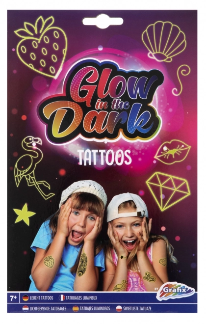 Tatouages ​​brillants dans le noir
