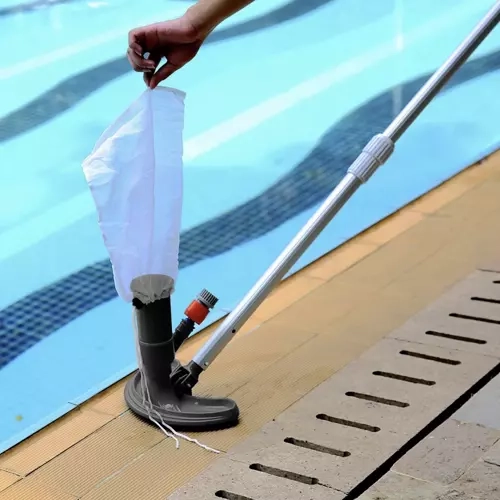Nettoyeur de sol de piscine