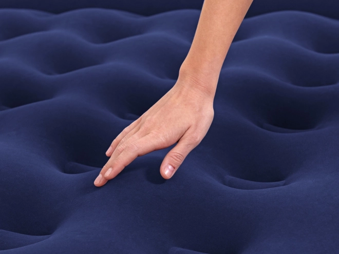 Matelas gonflable Queen avec pompe intégrée par Bestway