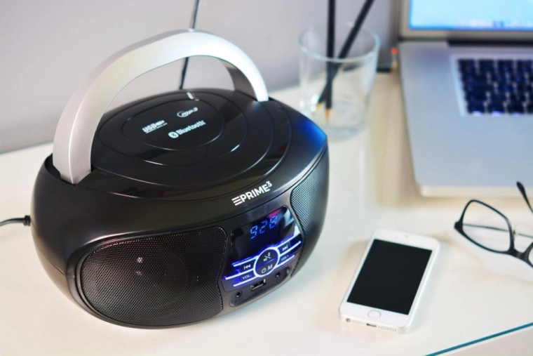 Radio FM avec 99 présélections et écran numérique