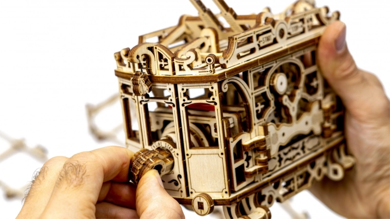 Mécanique en bois de précision