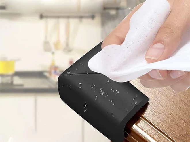 Coins de protection pour meubles noirs