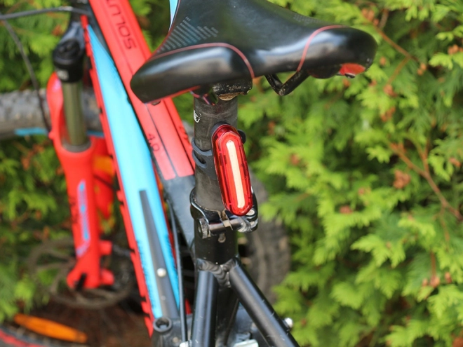 Feu arrière de vélo rechargeable USB